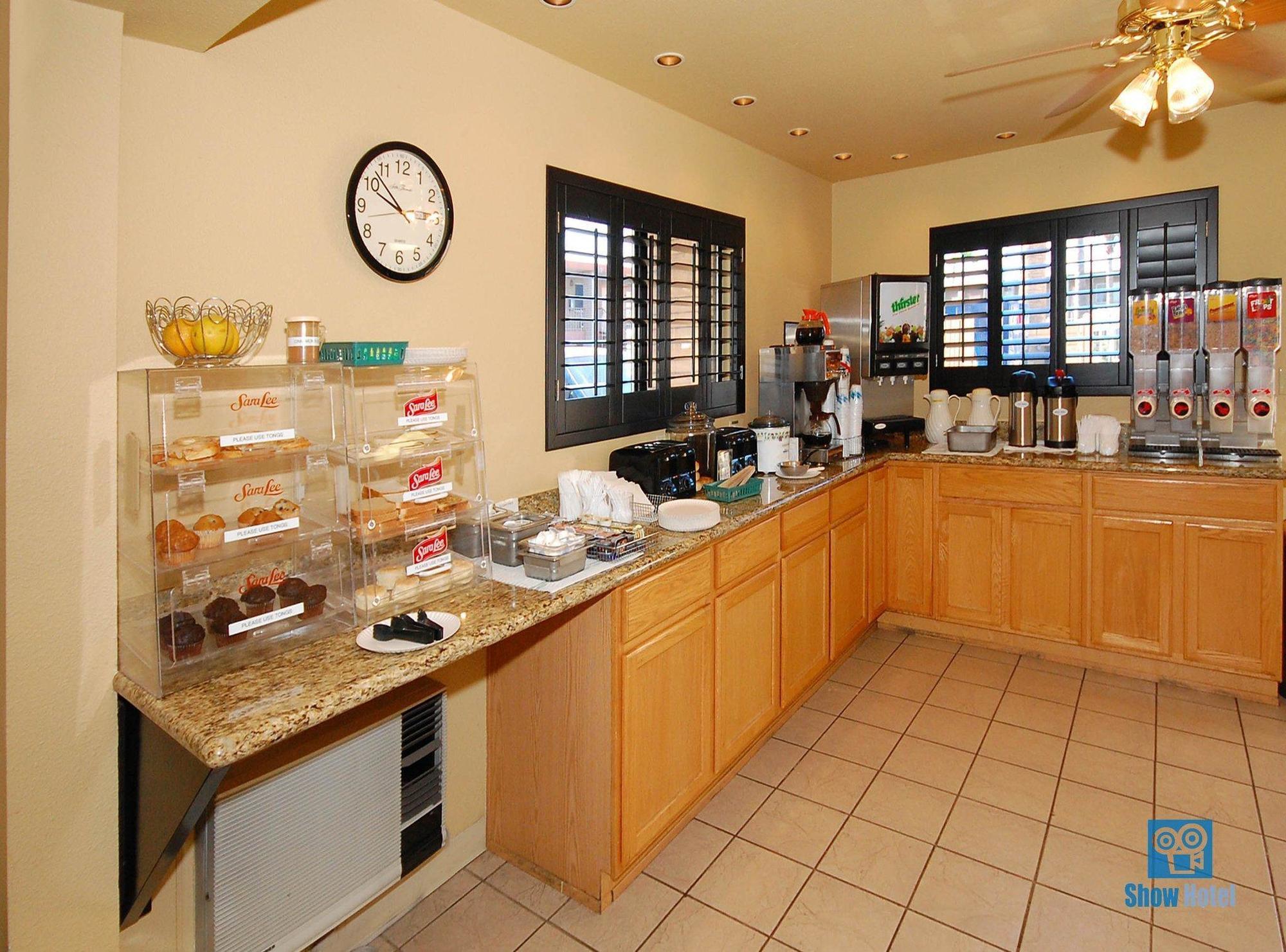 Quality Inn & Suites Phoenix Nw - Sun City Youngtown Buitenkant foto