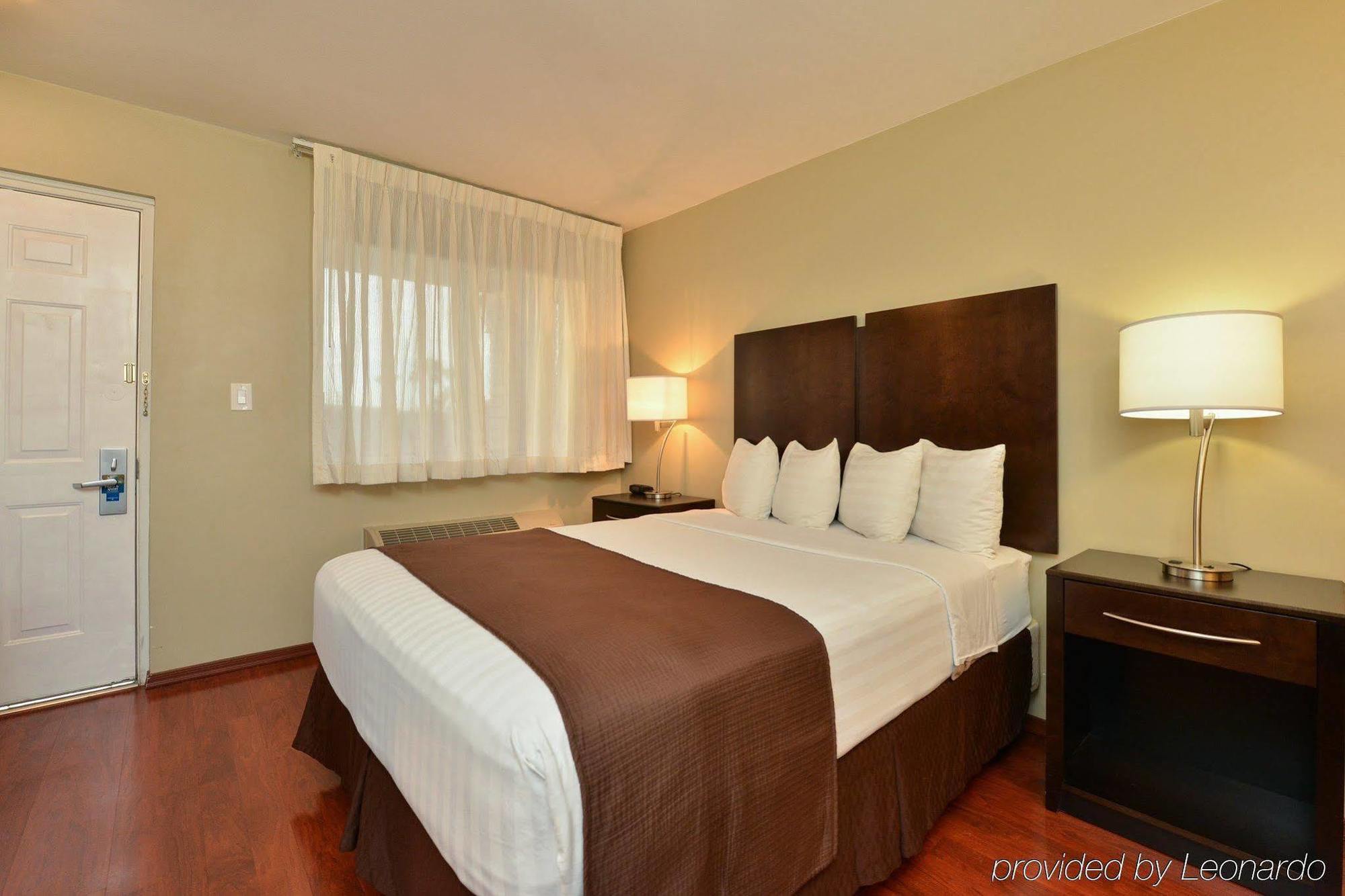 Quality Inn & Suites Phoenix Nw - Sun City Youngtown Buitenkant foto