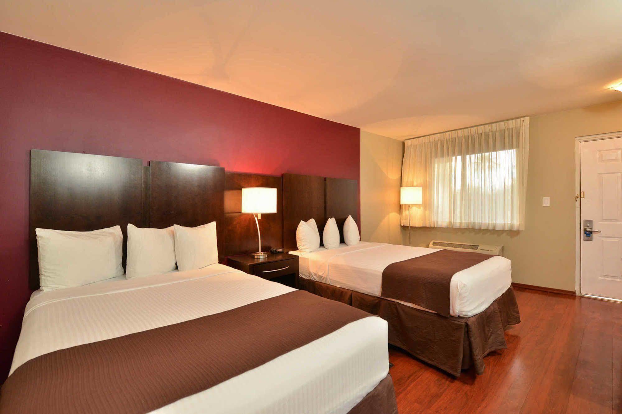 Quality Inn & Suites Phoenix Nw - Sun City Youngtown Buitenkant foto